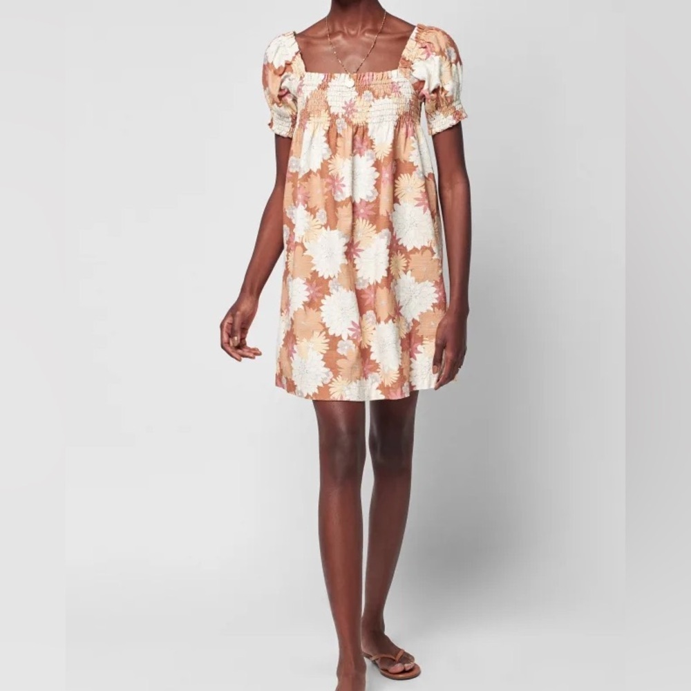 Faherty Ramona Smocked Puff Sleeve Mini Dress in WARM JICARO ISLAND